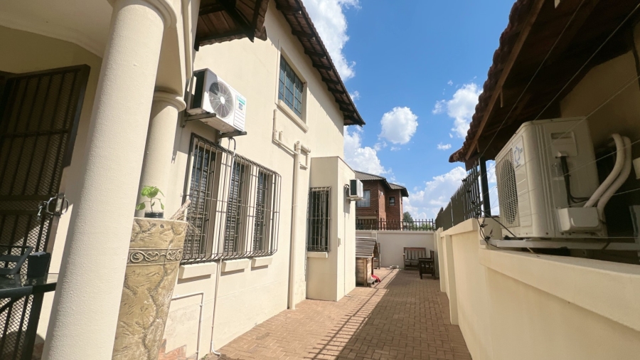 3 Bedroom Property for Sale in Langenhovenpark Free State